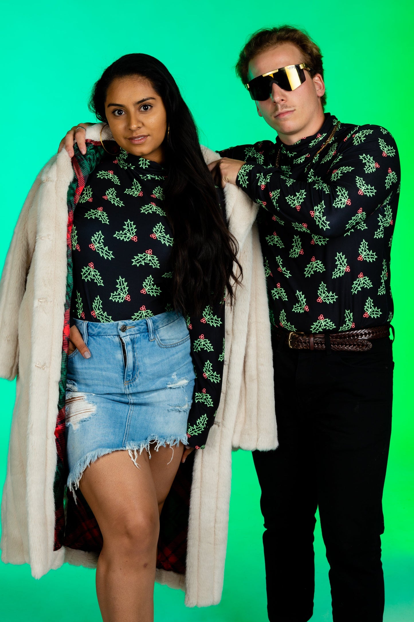  The Mistle Head To Toe | Mistletoe Print Christmas Turtleneck